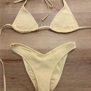 HOLLISTER BRAND NEW BIKINI (XXS top and XS bottoms)